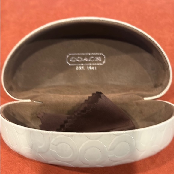 White Embossed Logo Case - Picture 3 of 3